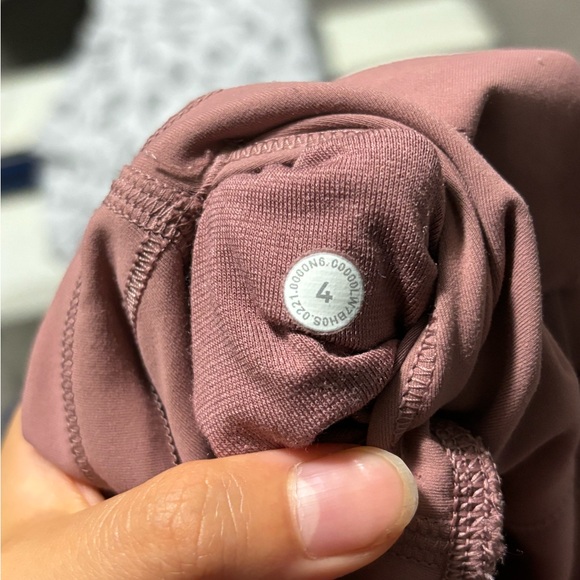 Lululemon 4” wunder train shorts - Picture 7 of 7
